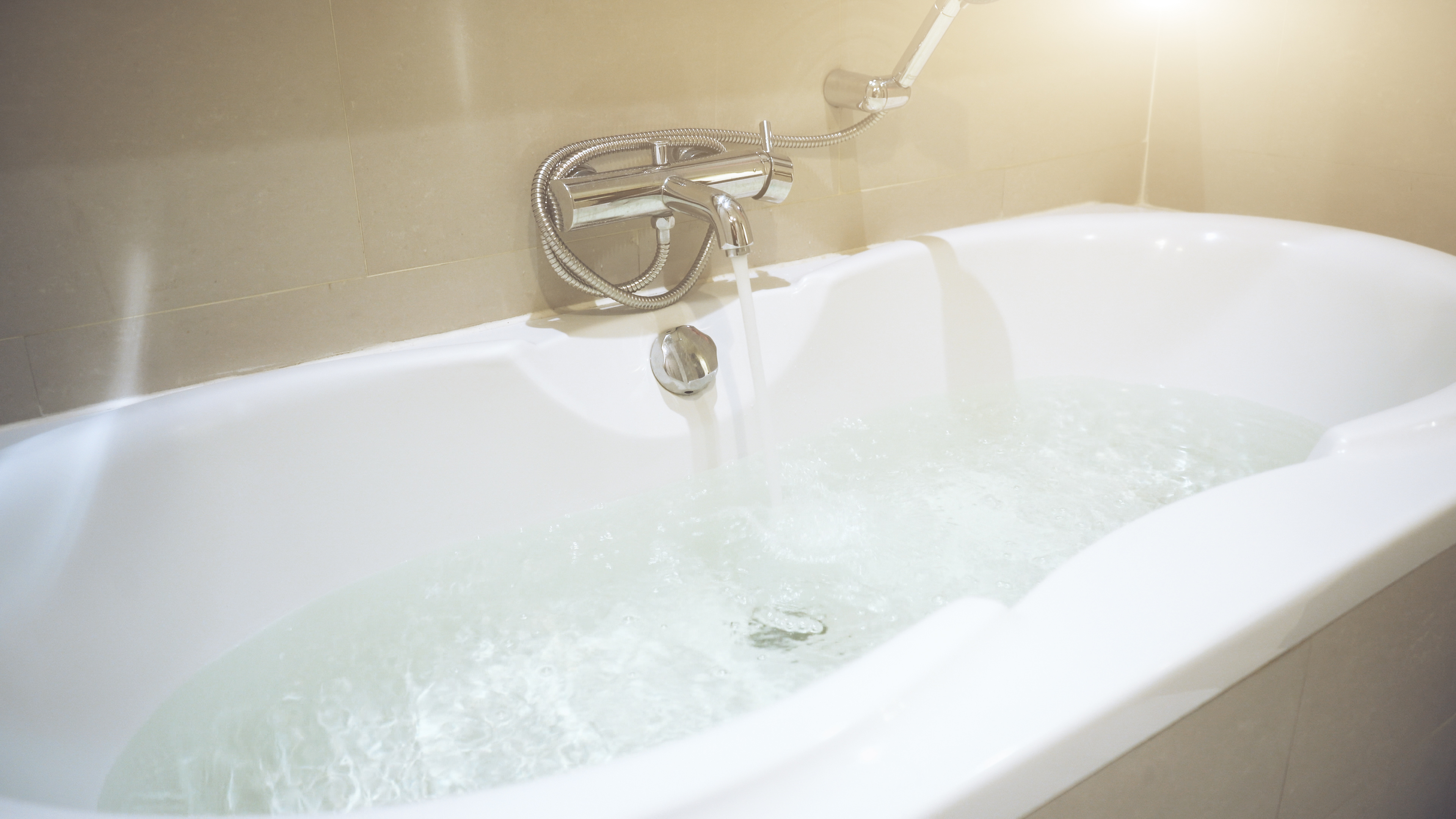 is-a-hot-bath-good-or-bad-for-eczema-what-allergy-blog